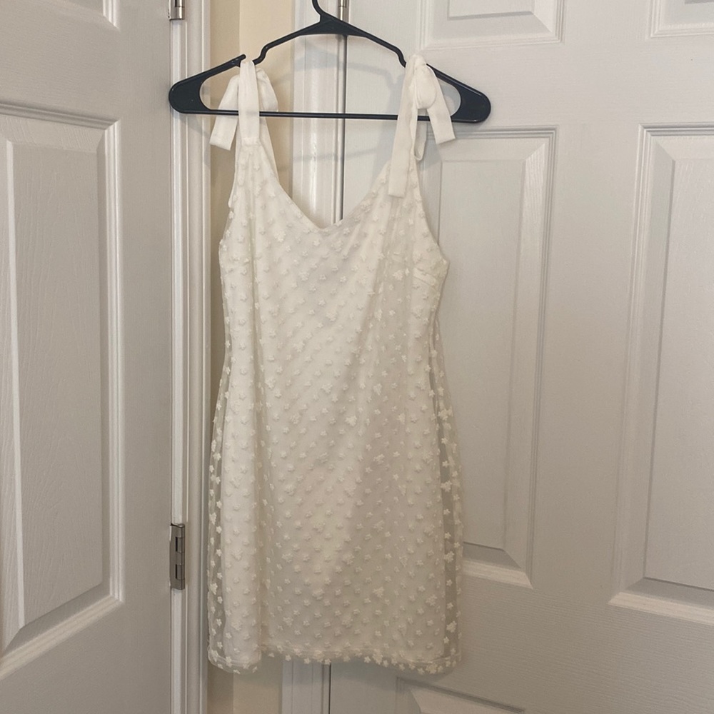 Francesca’s white flower dress
